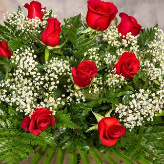 centro de rosas funerario